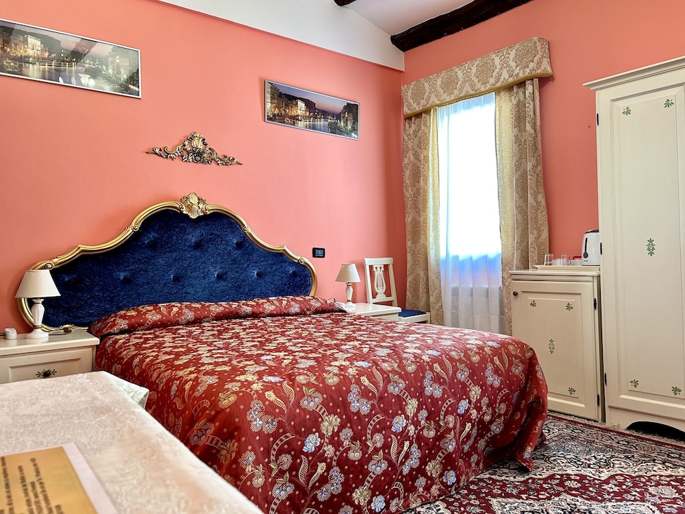 COMFORT, TRIPLE, PRIVATE BATHROOM