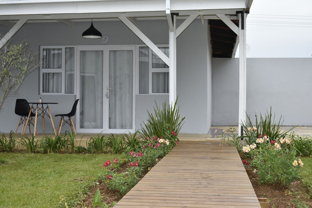 Mosswood Bed & Breakfast 35/40
