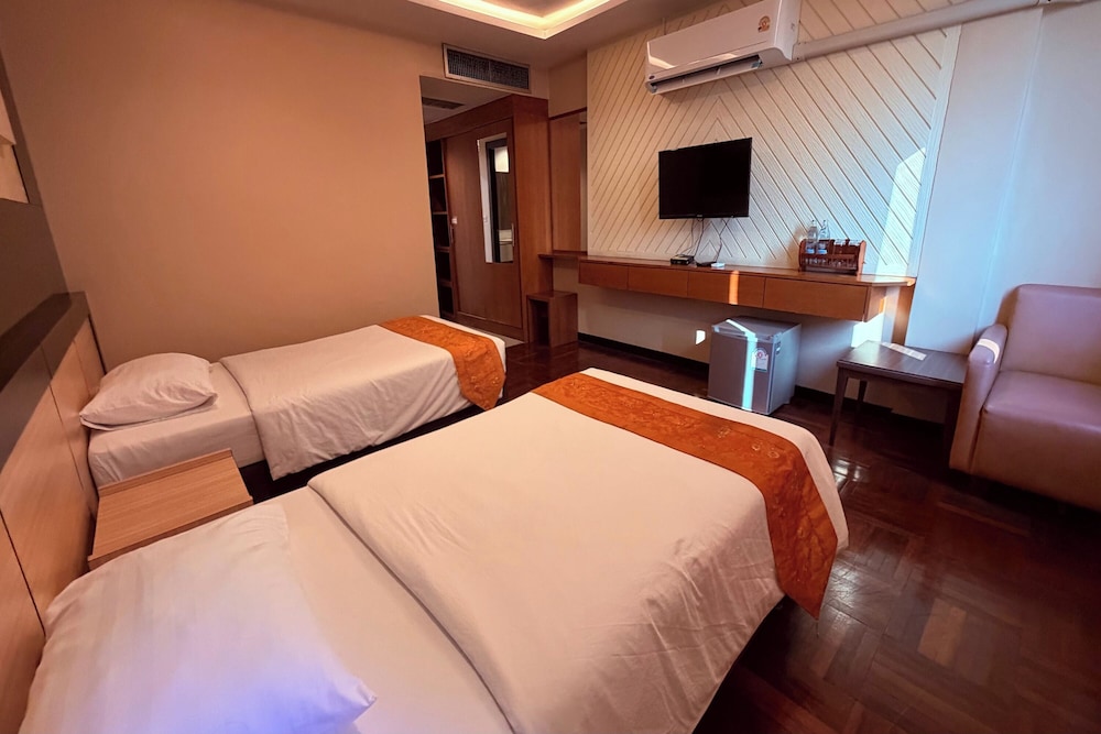Ayutthaya Grand Hotel 14/41