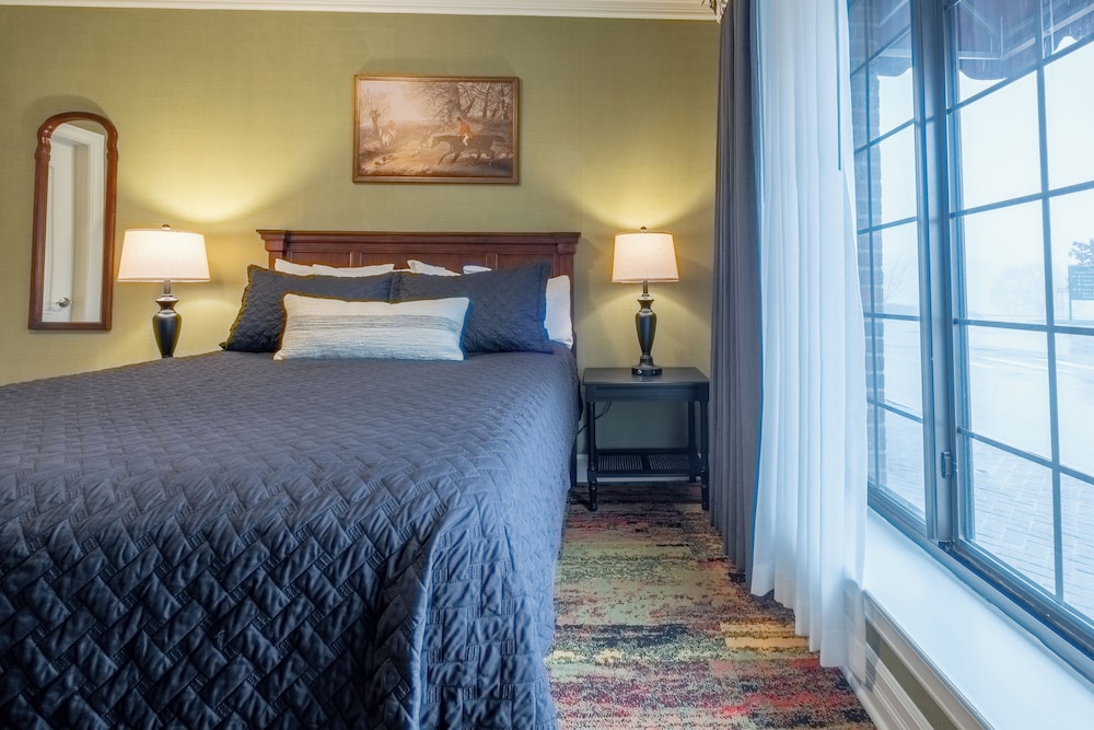 Queen Bed