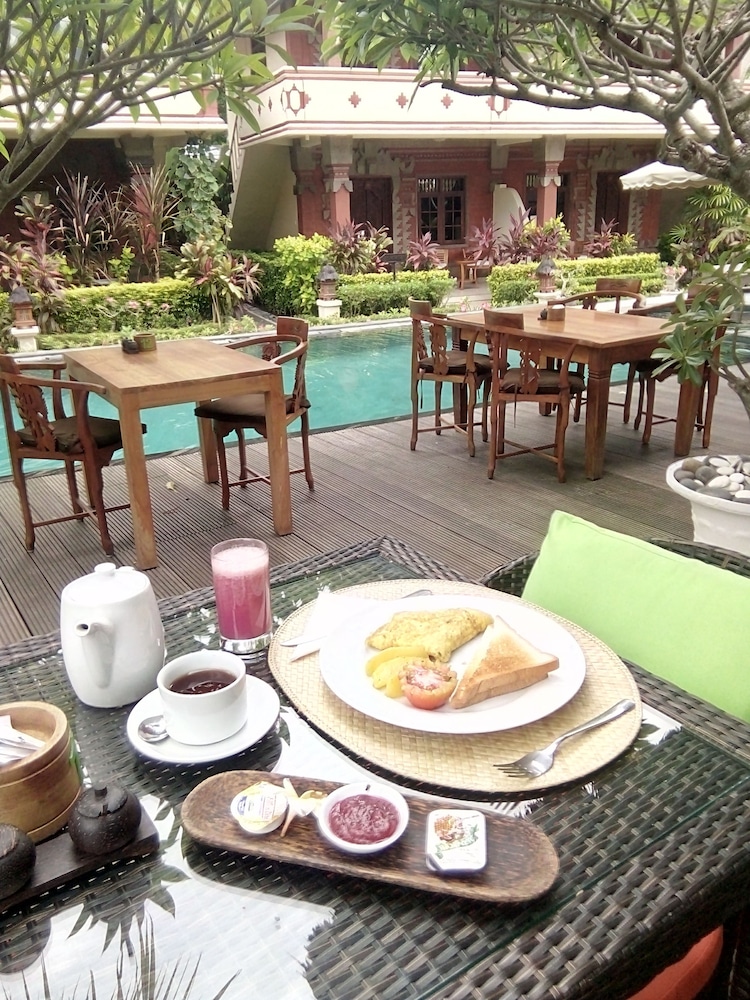 Rama Shinta Hotel 36/47