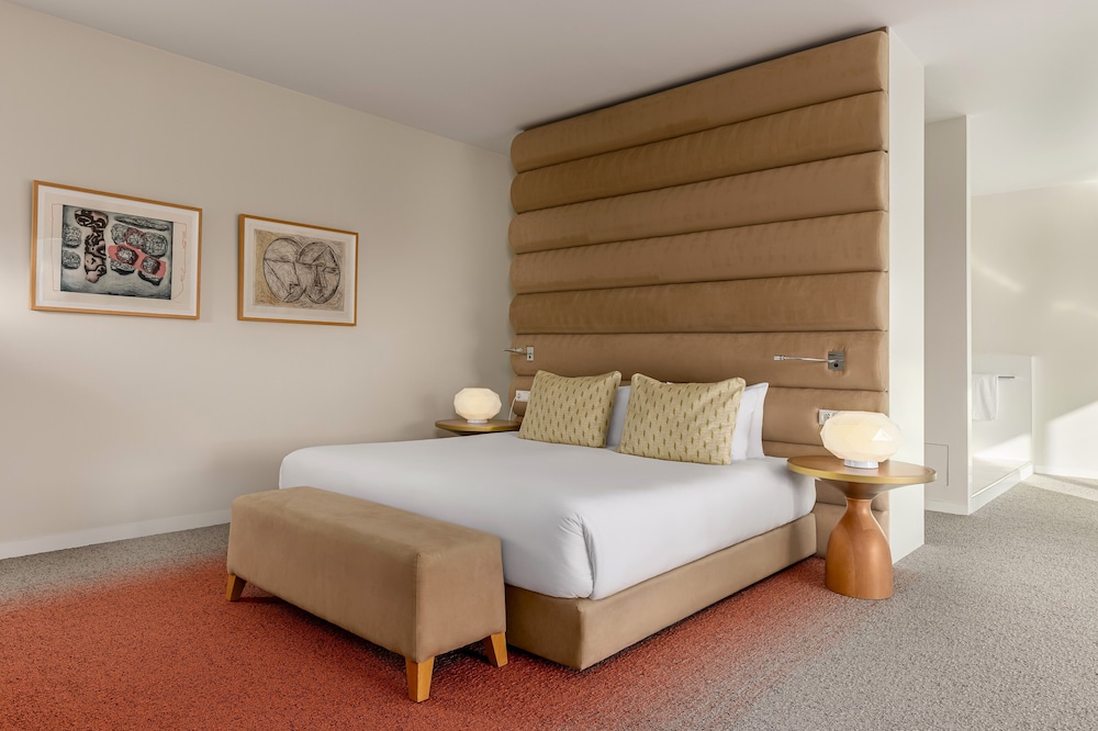 PRESIDENTIAL, SUITE, KING BED