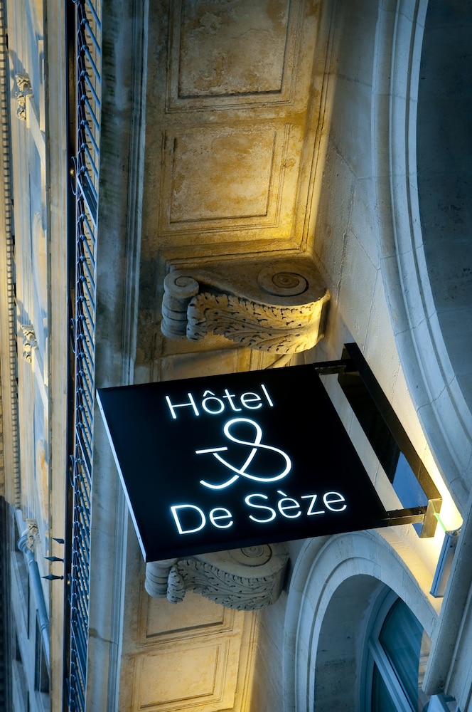 HOTEL DE SEZE 44/76