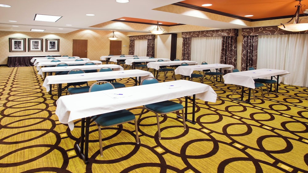 Holiday Inn Express Peachtree Corners Norcross 59/78
