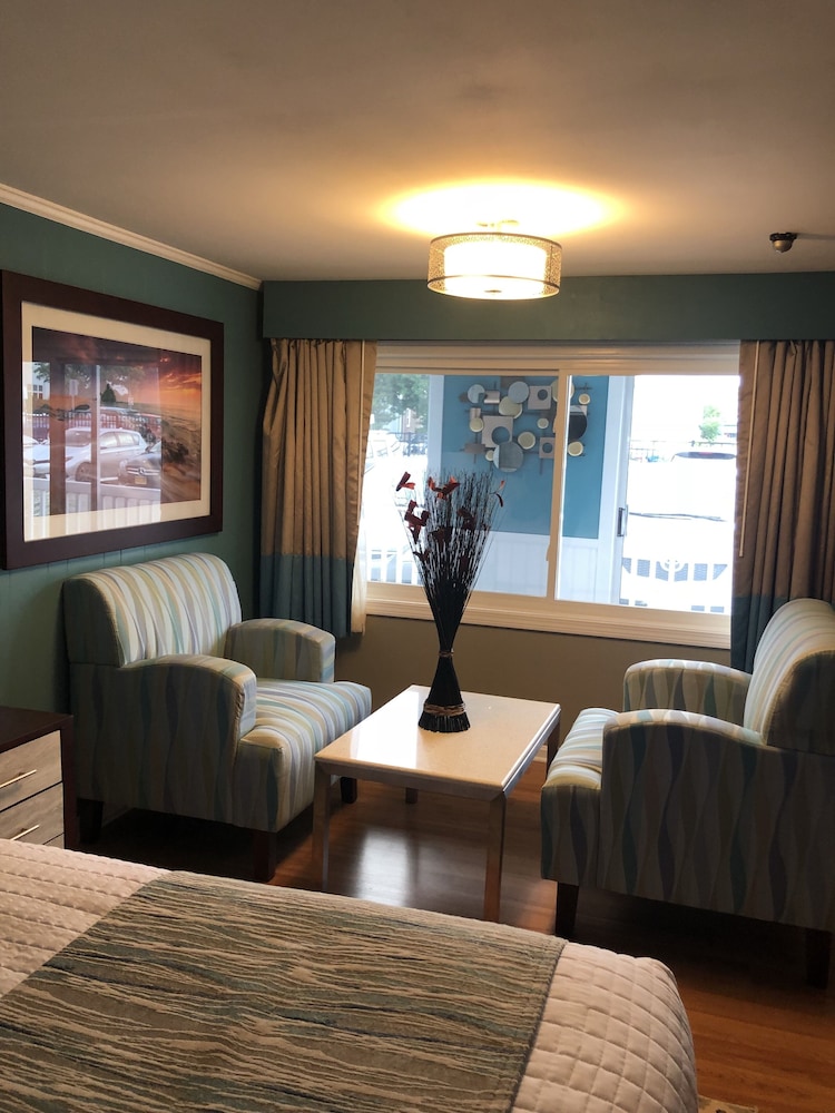Seacoast Inn 30/36