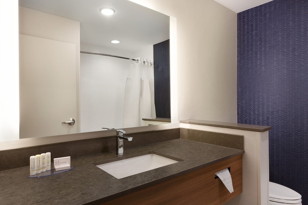 Fairfield Inn Suites Boulder Longmont 9/38