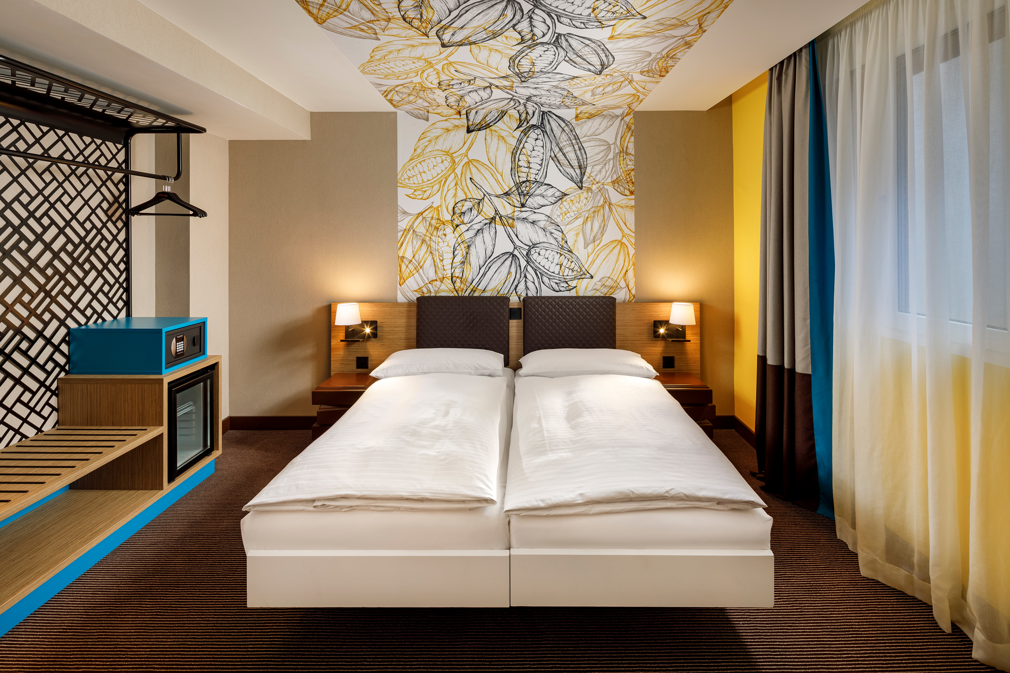 ECONOMY, DOUBLE OR TWIN BED