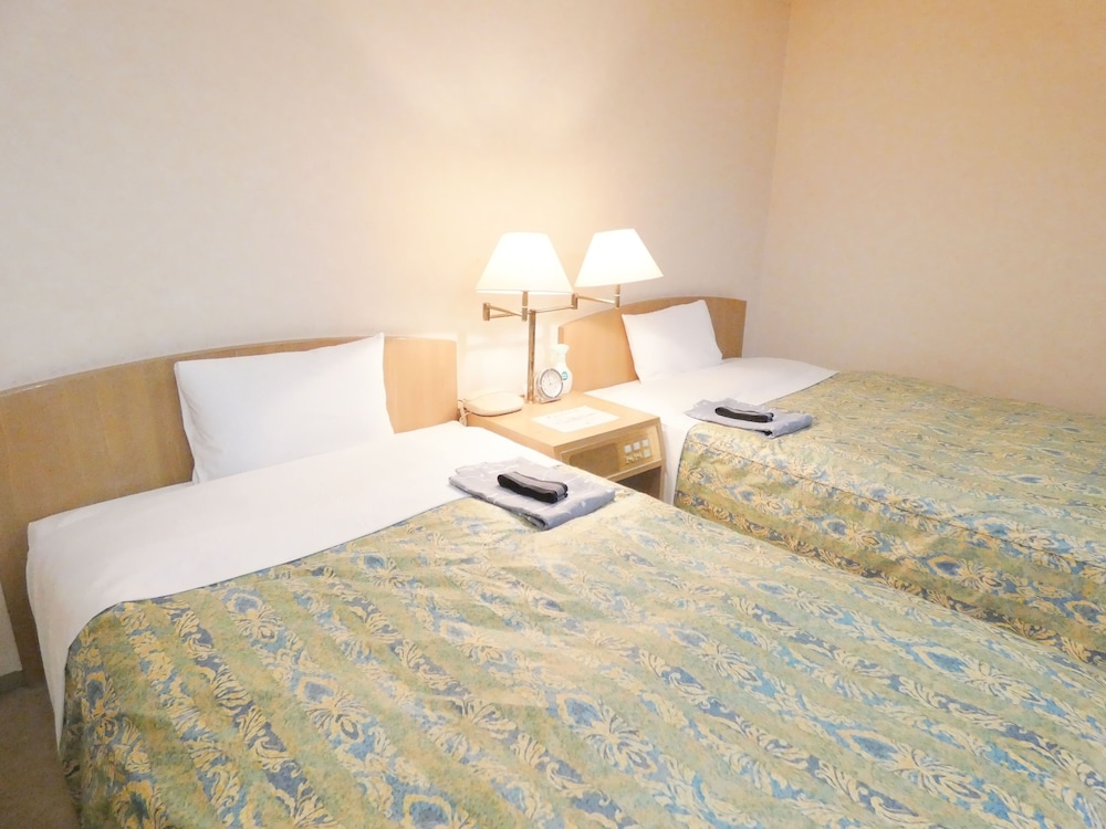 Urban Hotel Sanko 24/25