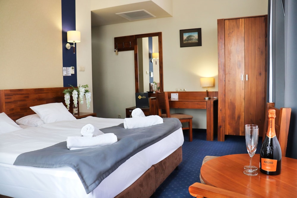 Hotel Piast 18/50