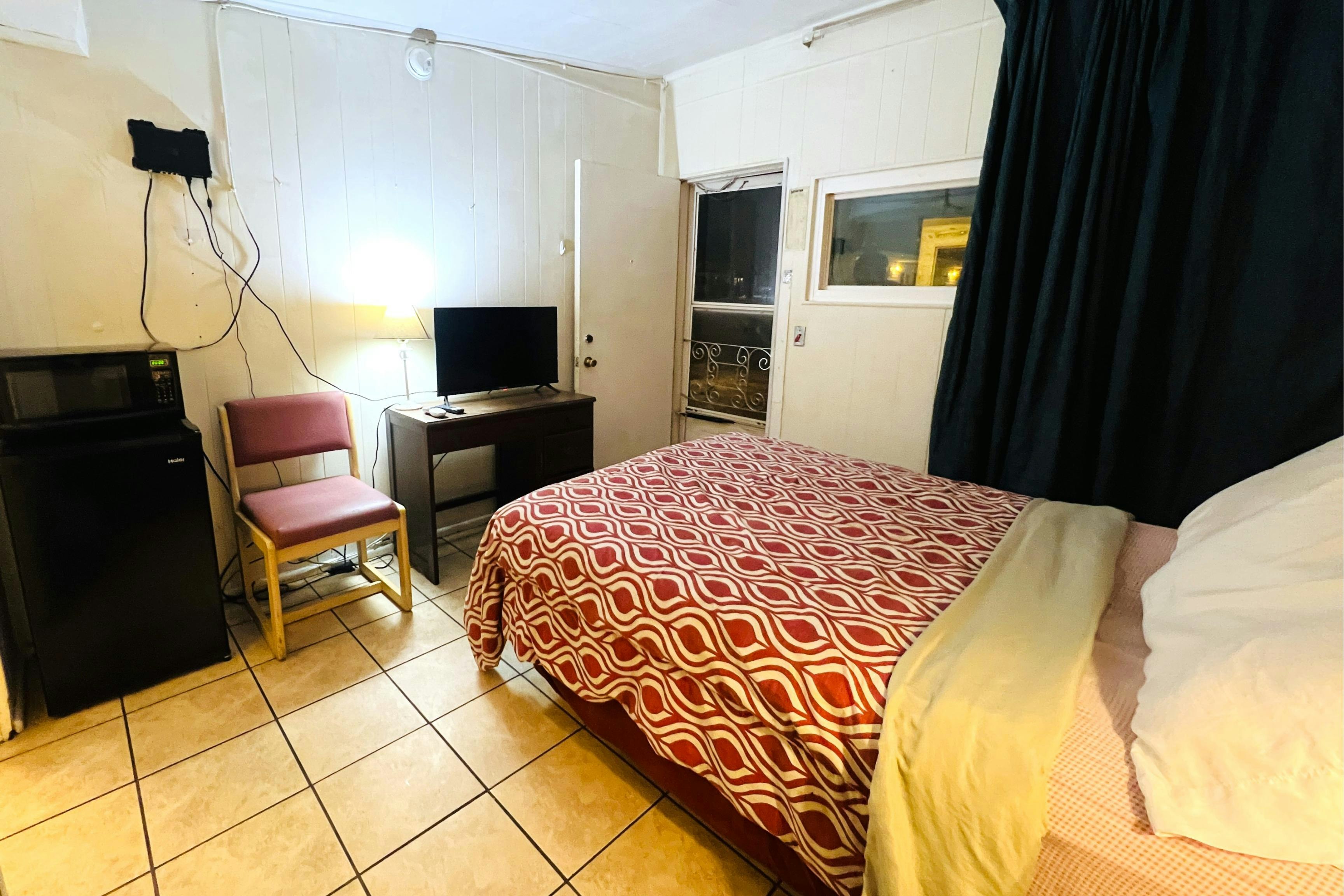 Sparta Motel Near St. Louis / Mississippi River IL 11/27