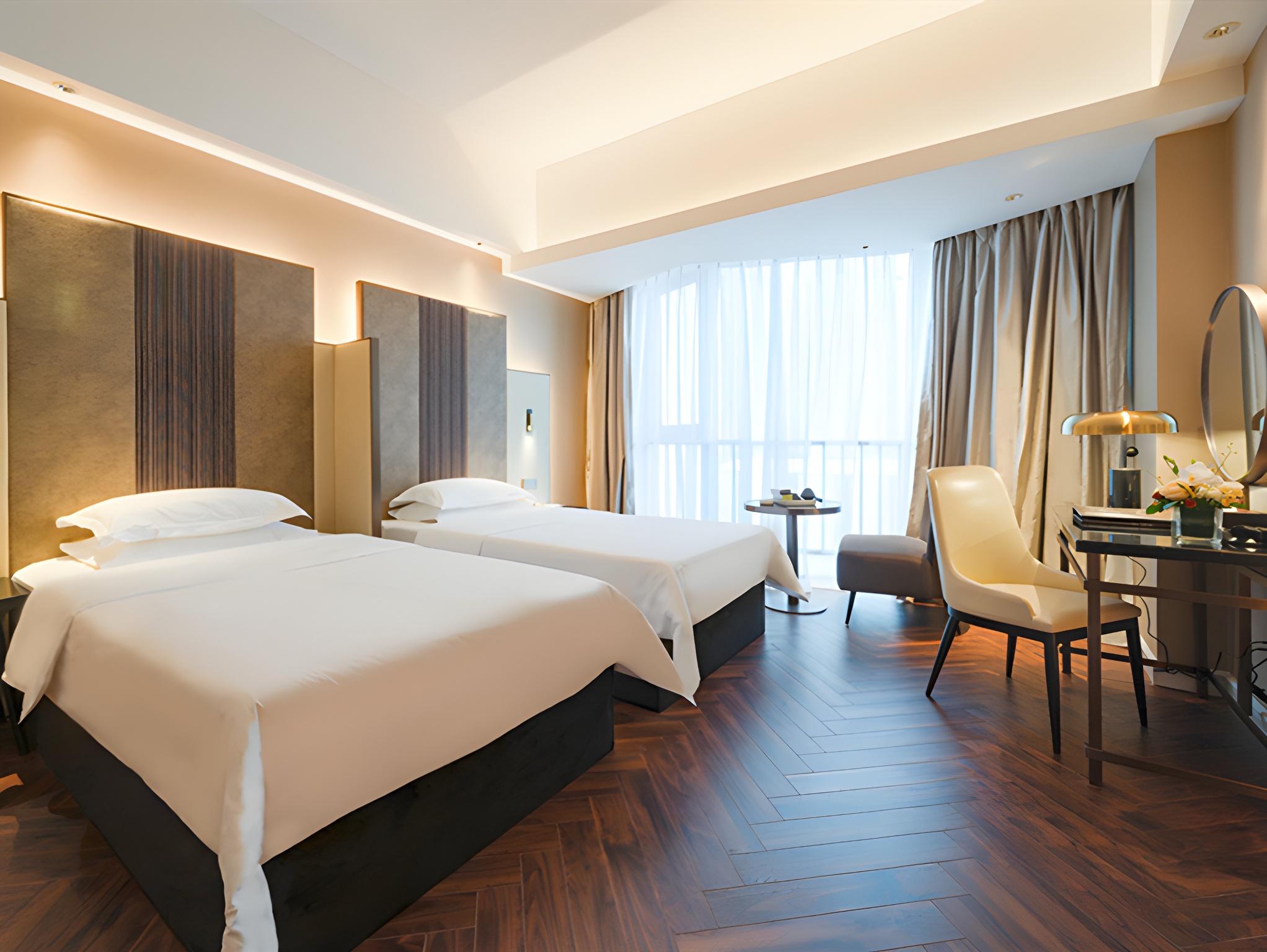 Exquisite, Twin Beds