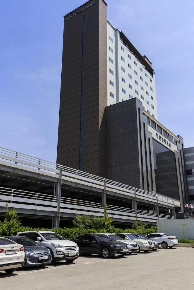 Hyunjin Tourist Hotel 65/72