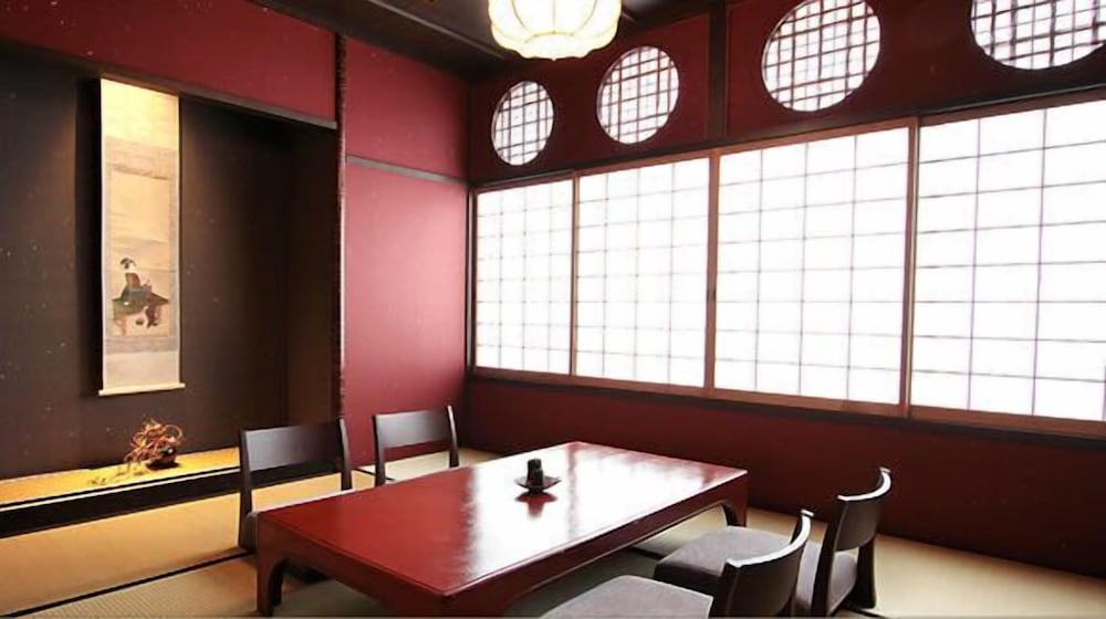 Kizashi The Suite 38/49