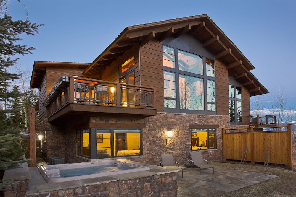 Teton Private Residences 2/50