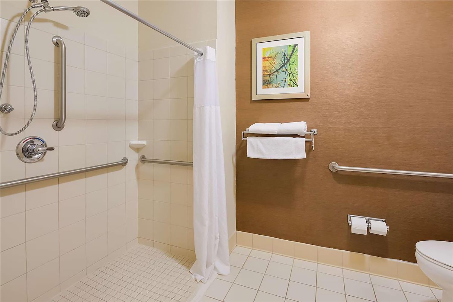 AmericInn by Wyndham Minot 19/20