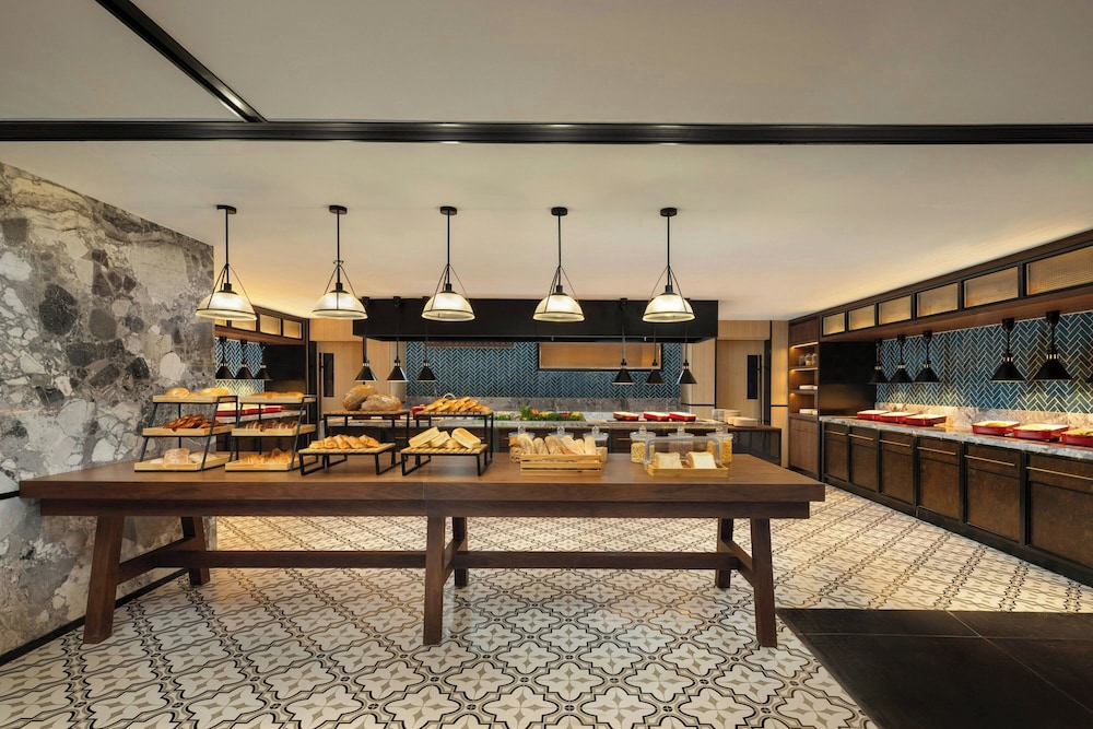 Four Points by Sheraton Beijing Sanlitun Workers Stadium 18/21
