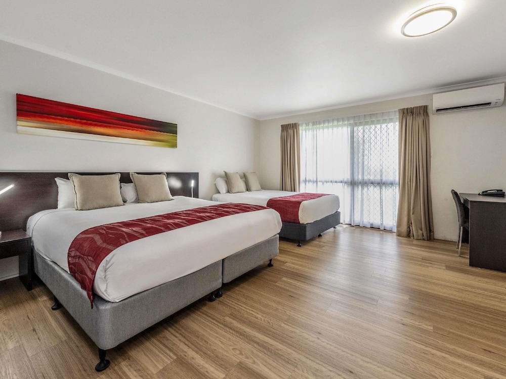 DELUXE, 2 QUEEN BEDS
