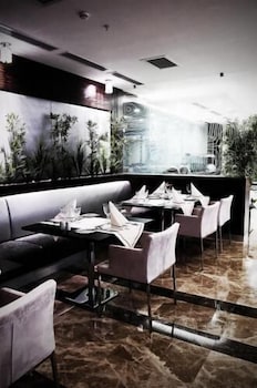 DEMORA HOTEL 53/64