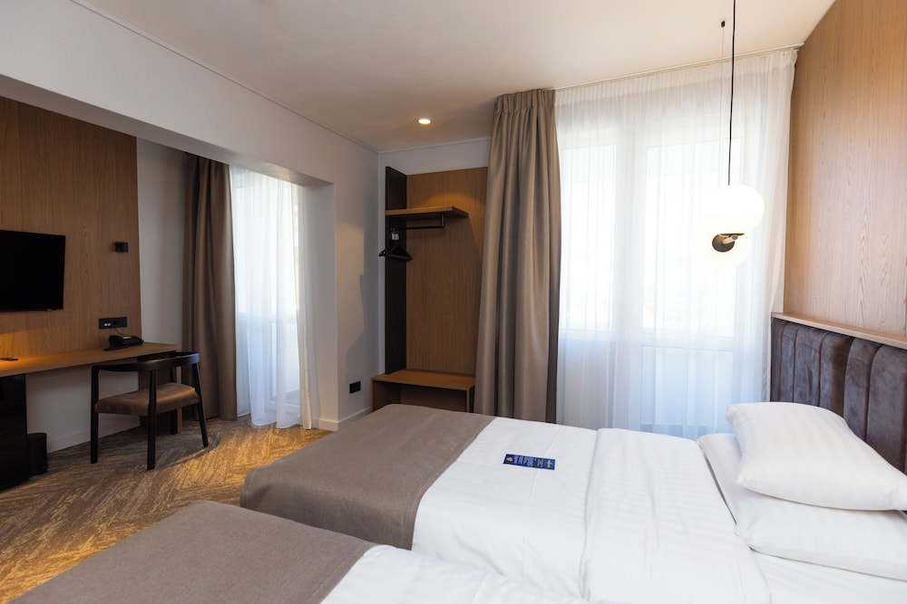 Grand Hotel Coroana 16/55