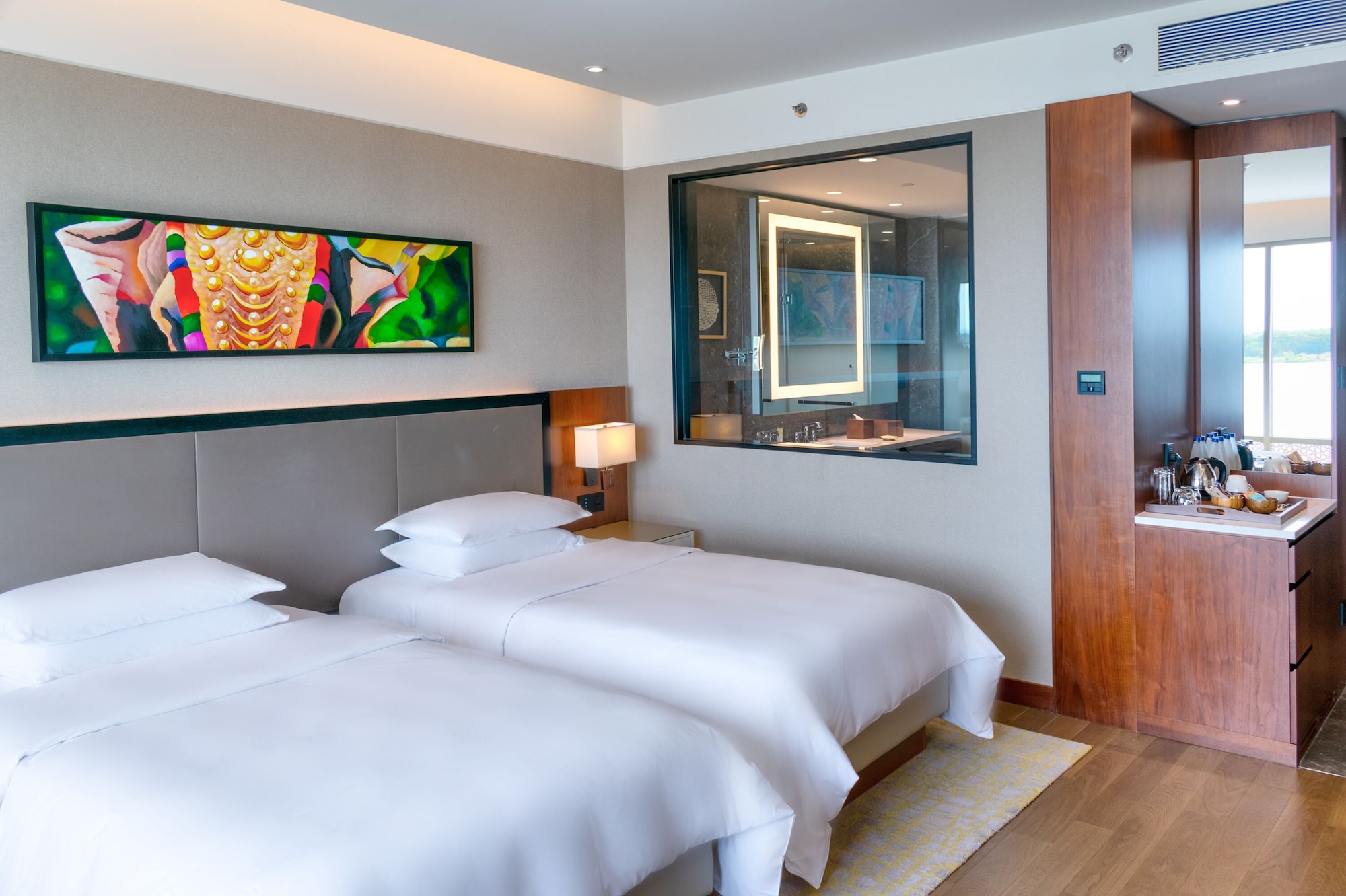 ROOM, TWIN BEDS