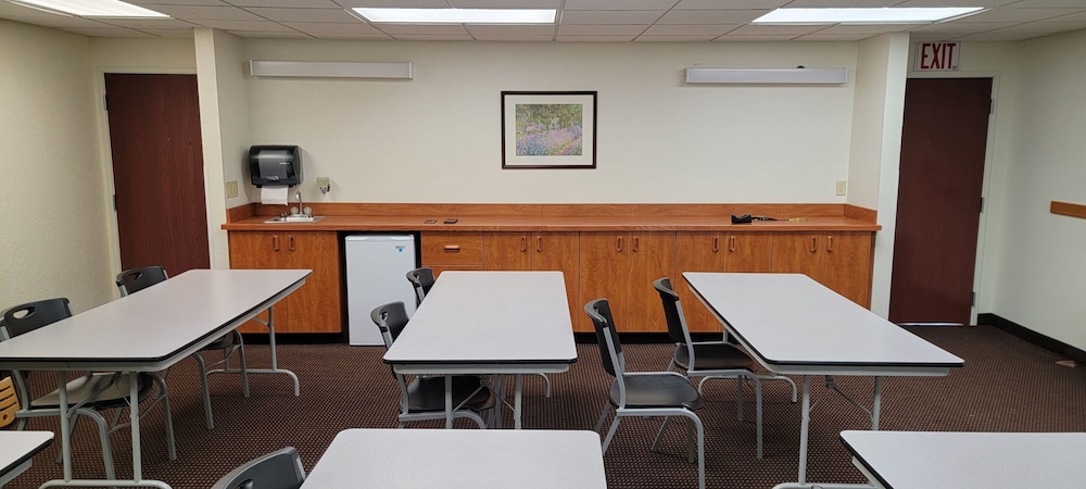 Microtel Inn Suites By Wyndham Rice Lake 28/33