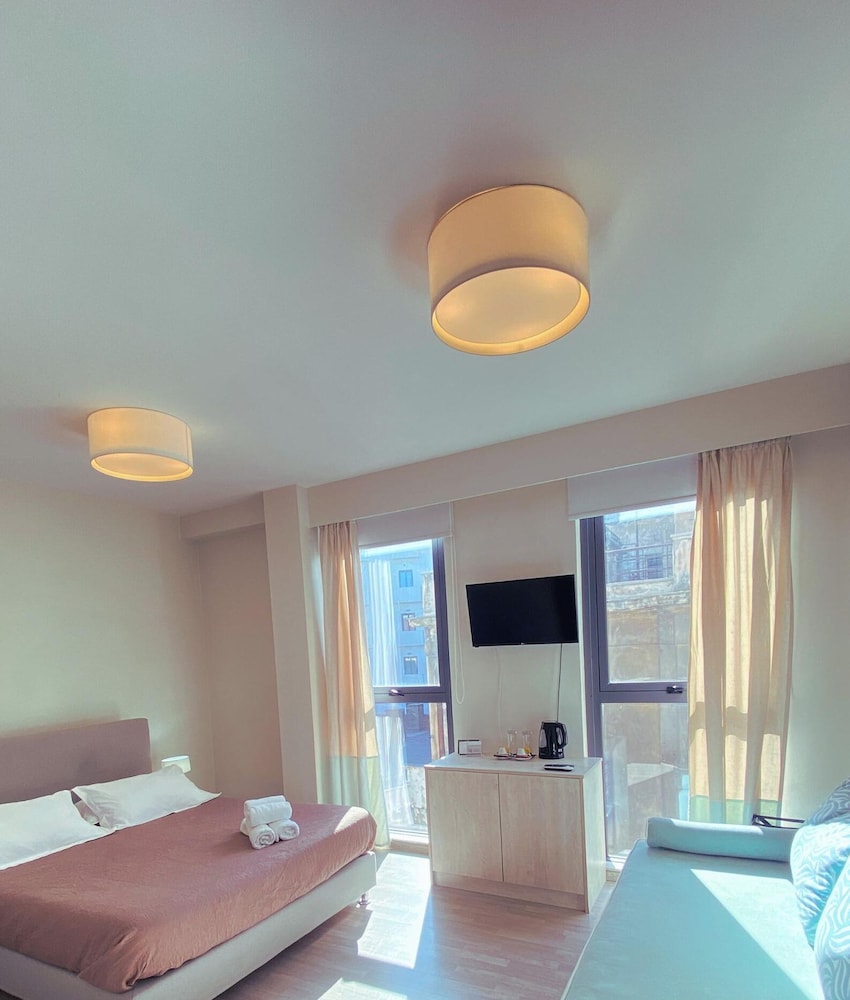 Tins Hotel City 14/50