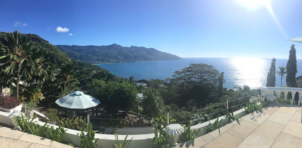 Petit Amour Villa 38/50
