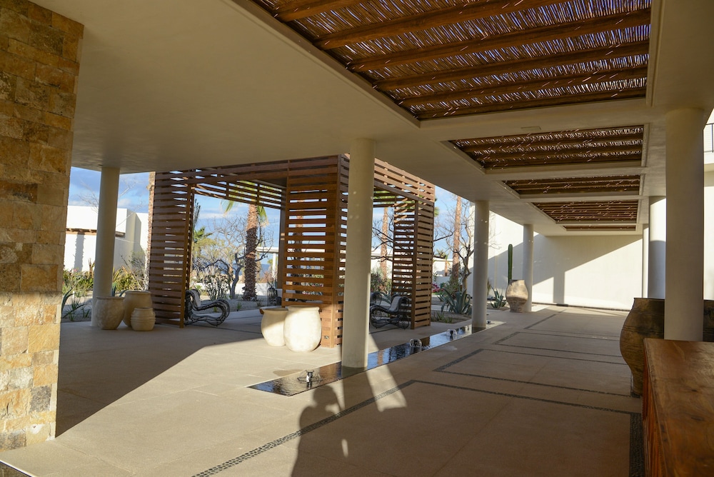 Chileno Bay Resort And Residences 61/76