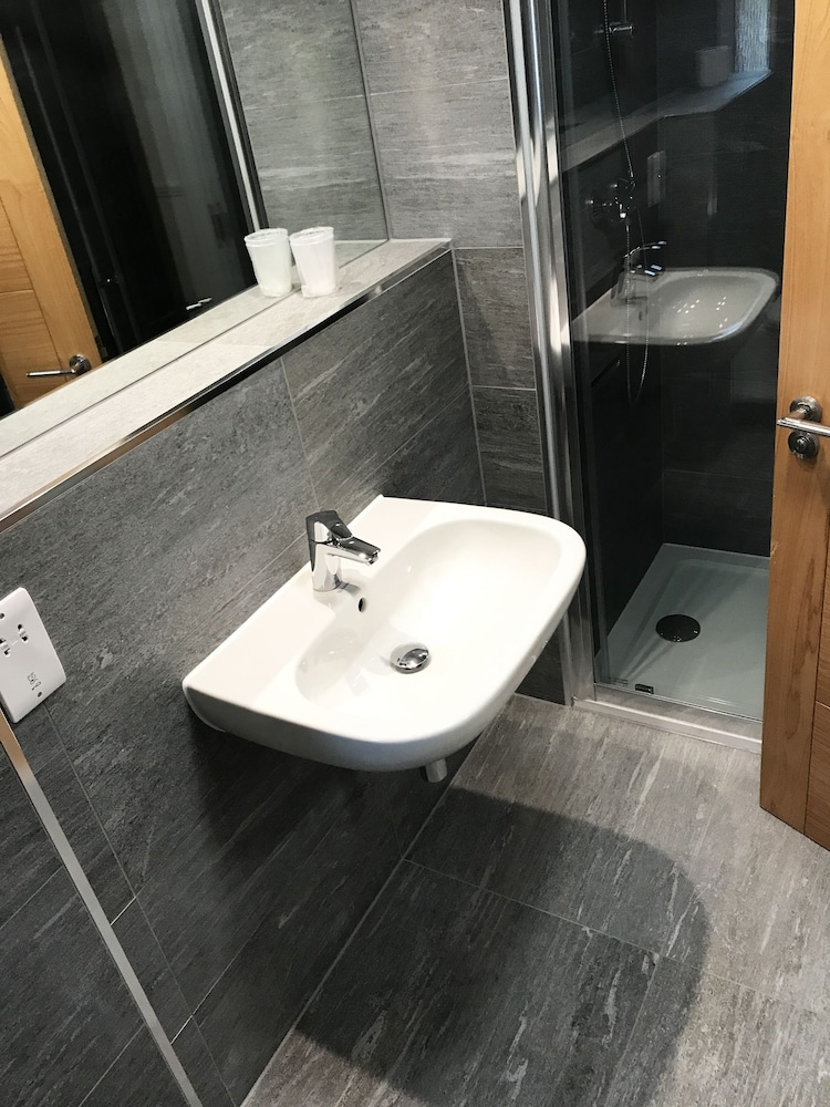 Gidea Park Hotel 44/51