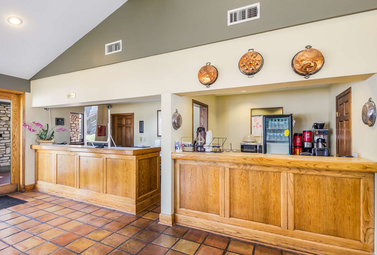 Americas Best Value Inn Columbus, TX 8/41