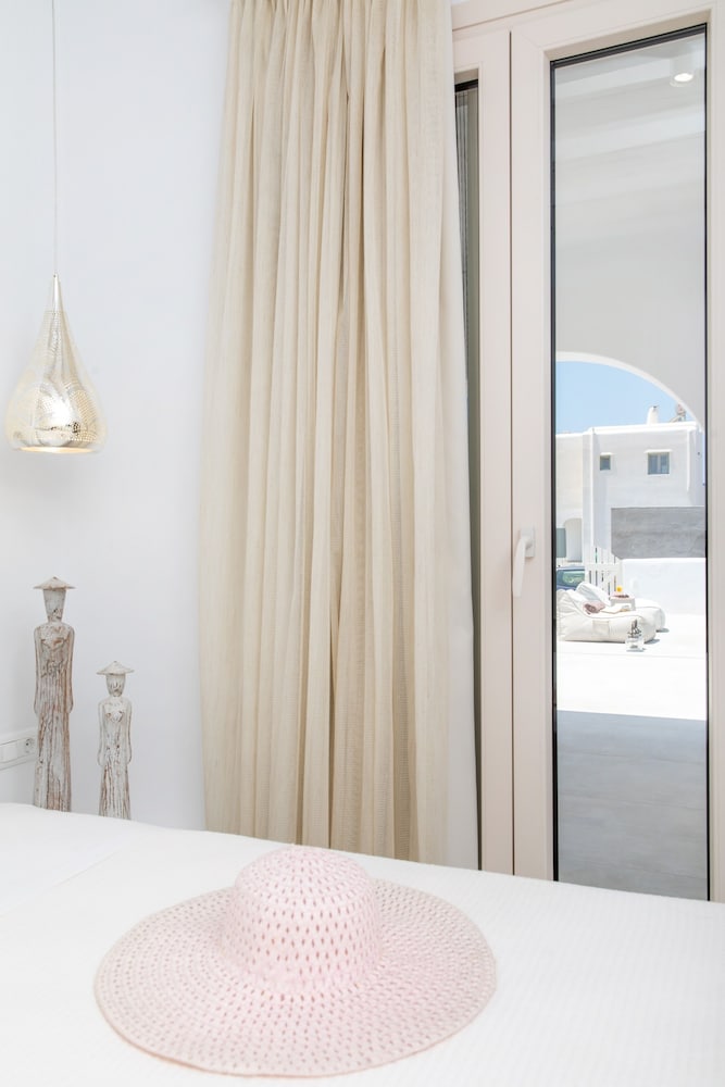 Naxian Lounge Villas 20/50