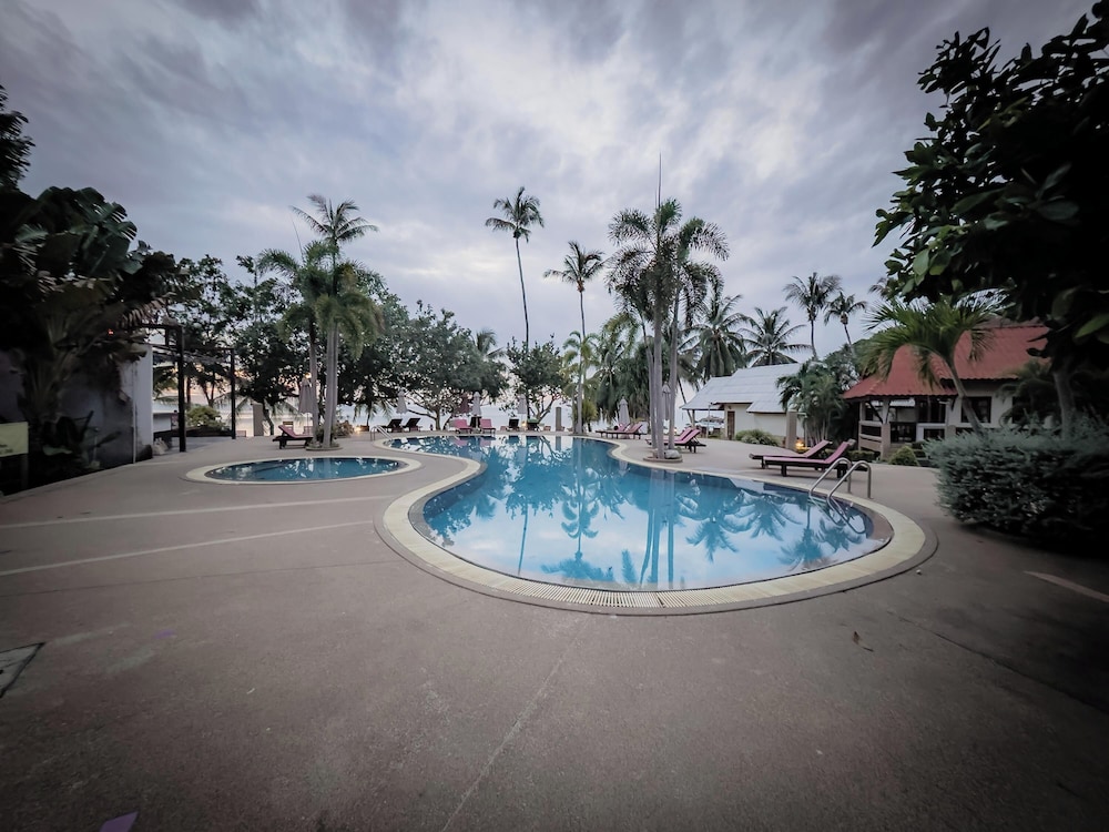 LONG BAY RESORT 44/50