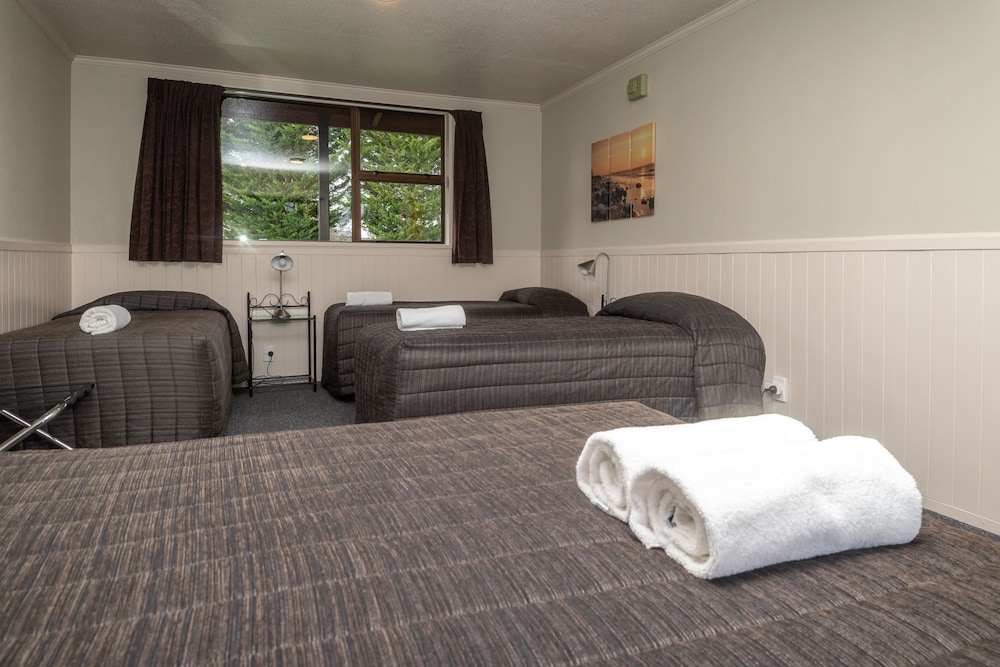Te Anau Top 10 Holiday Park 41/58