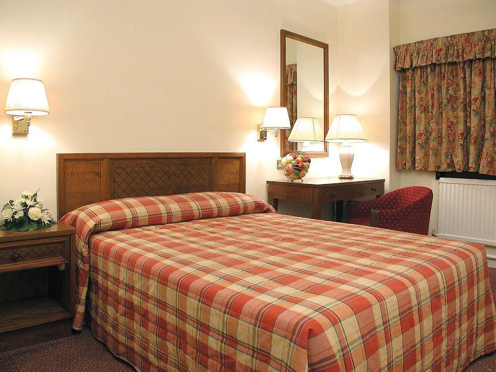 Standard, Twin Beds