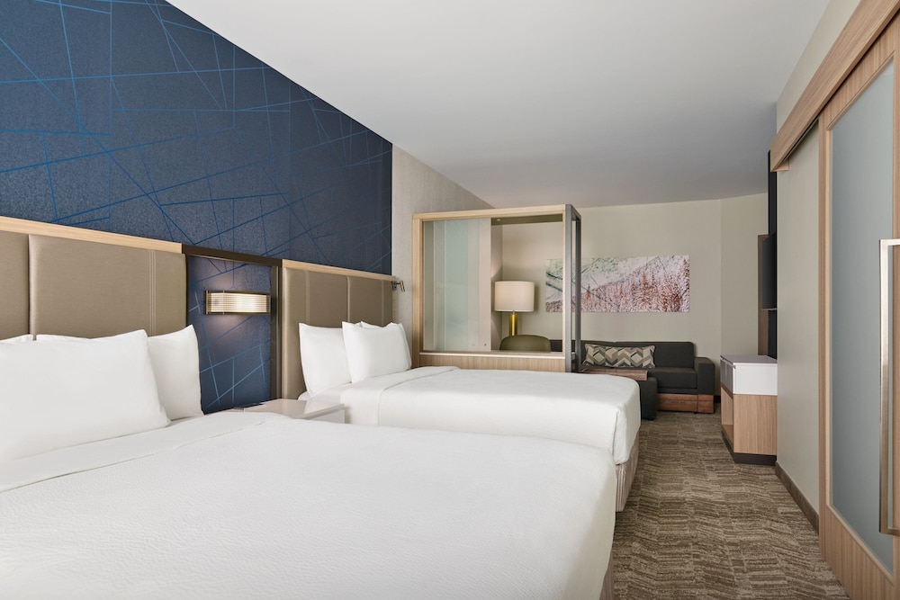 جناح بسريرين كوين مع أريكة