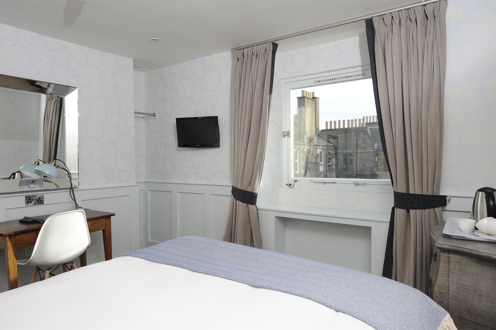 Brooks Hotel Edinburgh 11/62