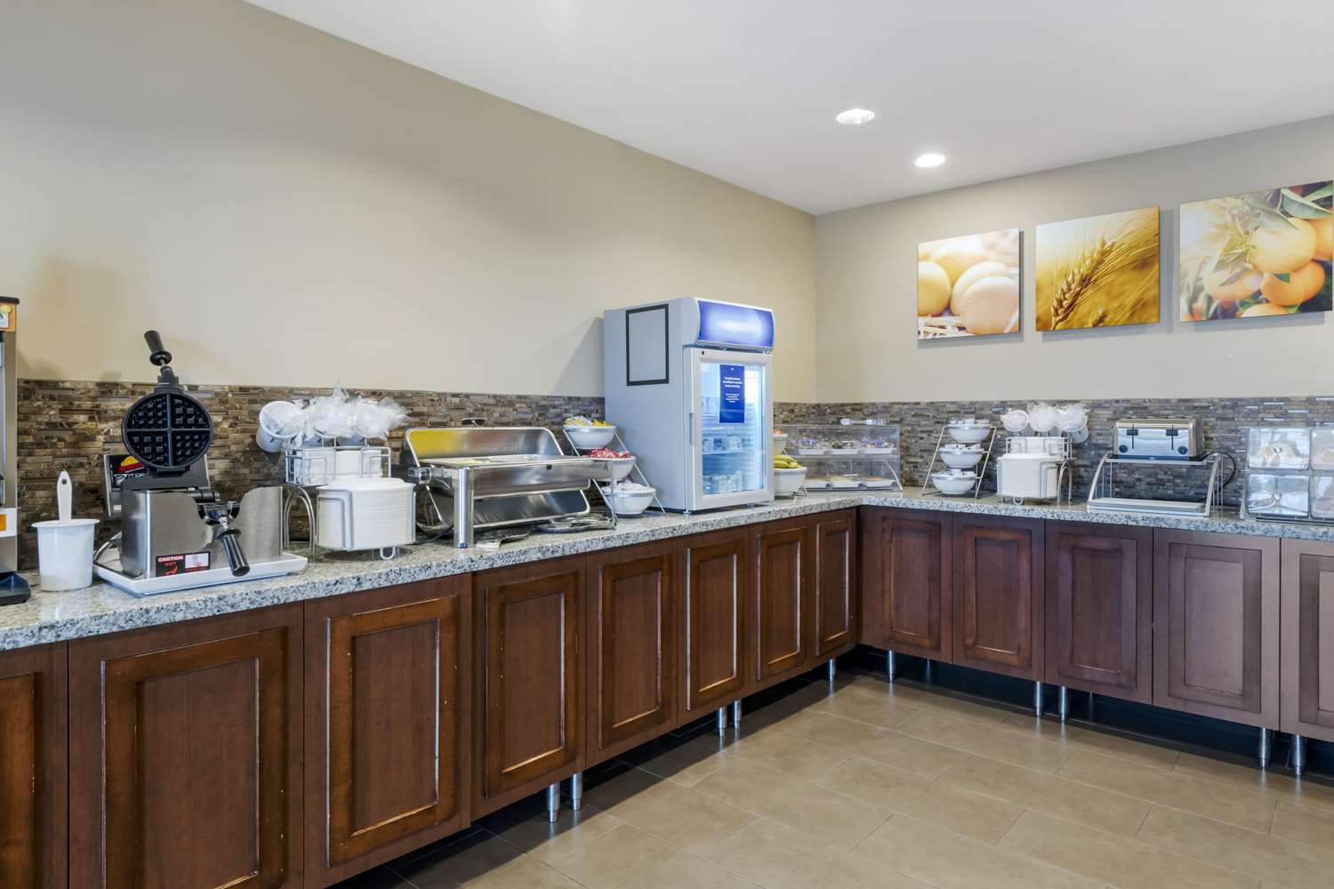 Comfort Suites & Conference Center Worthington MN 27/38