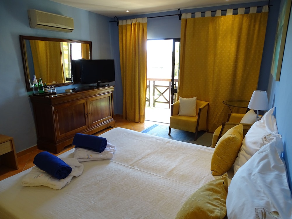 Luzmar Villas 9/30