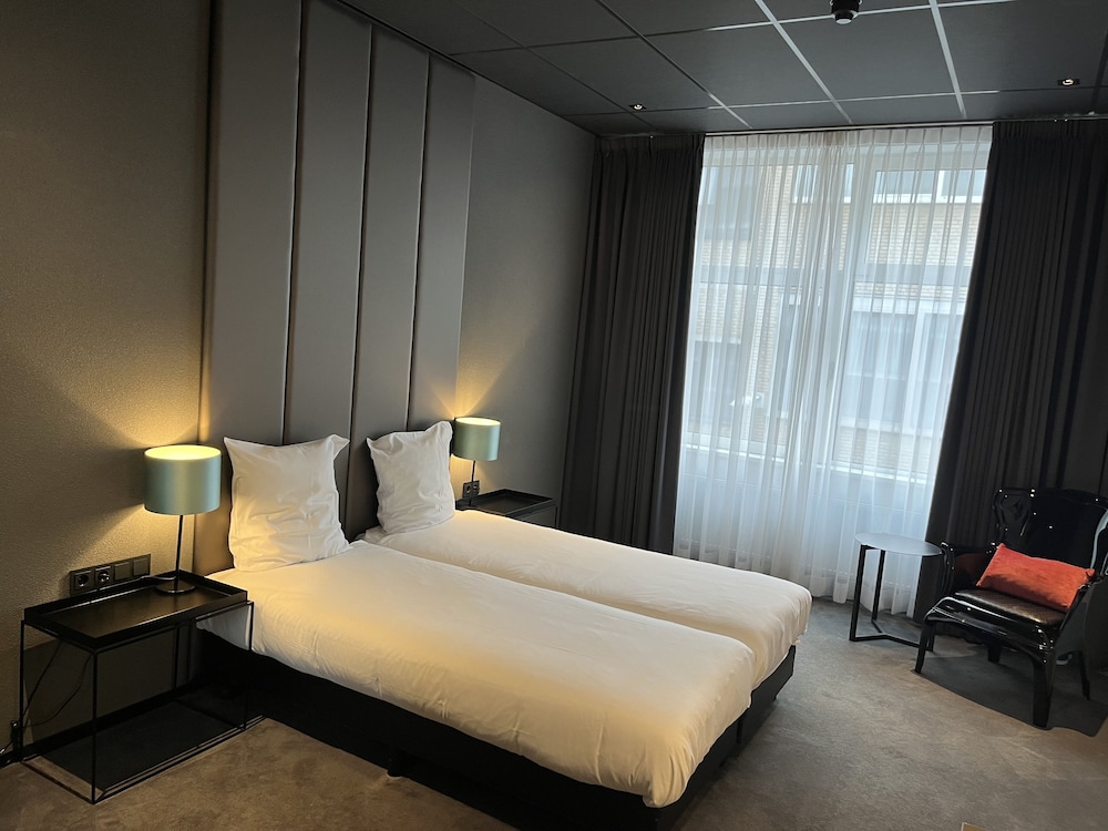 BOUTIQUE HOTEL GLOW 5/40