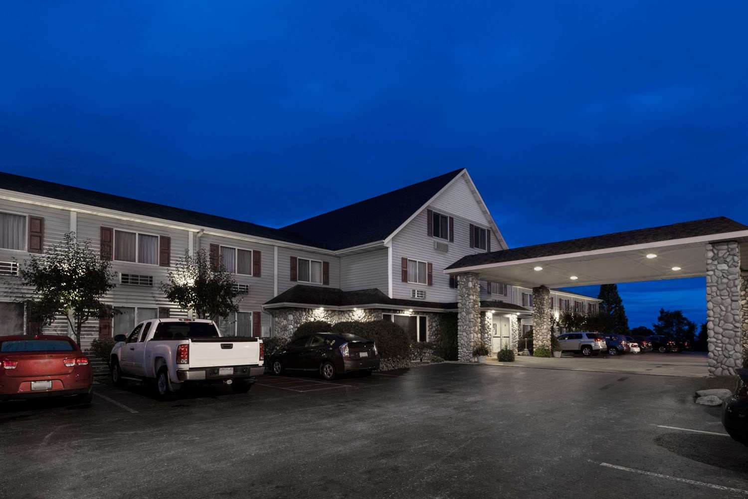Super 8 St Ignace 6/8
