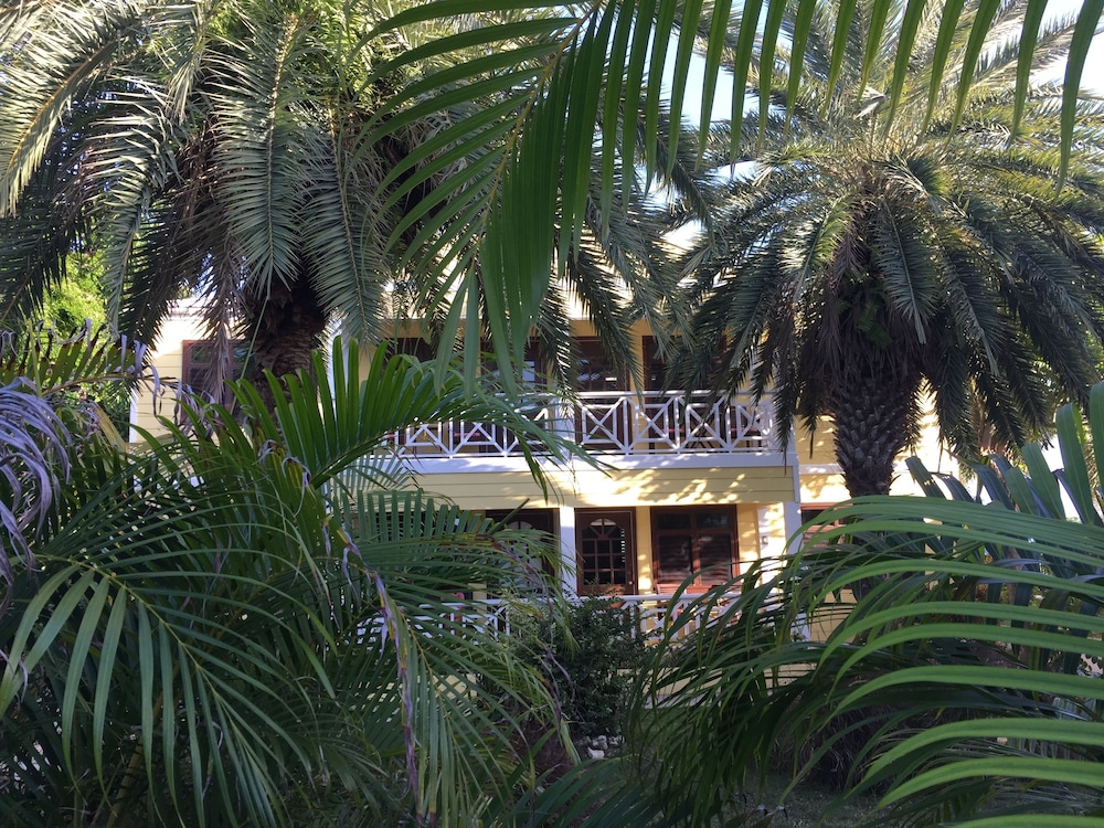 BUCCANEER BEACH CLUB 57/71