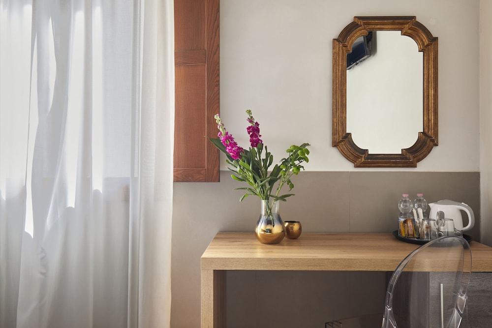 SETTE ANGELI ROOMS 7/72