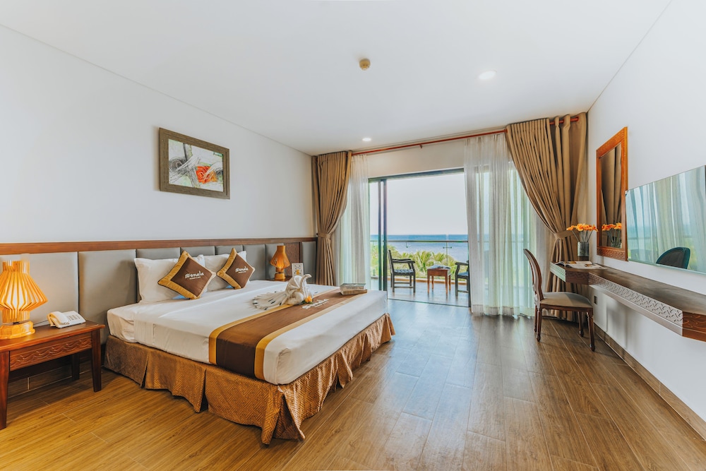 PREMIUM, DELUXE, SEA VIEW