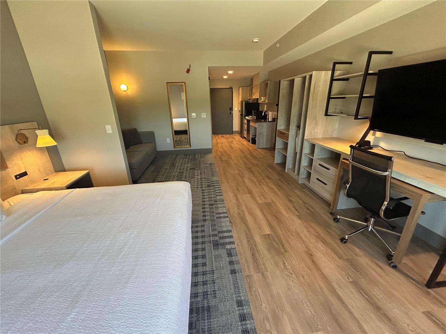 Room, King Bed, Sofa, Kitchenette, Accessible