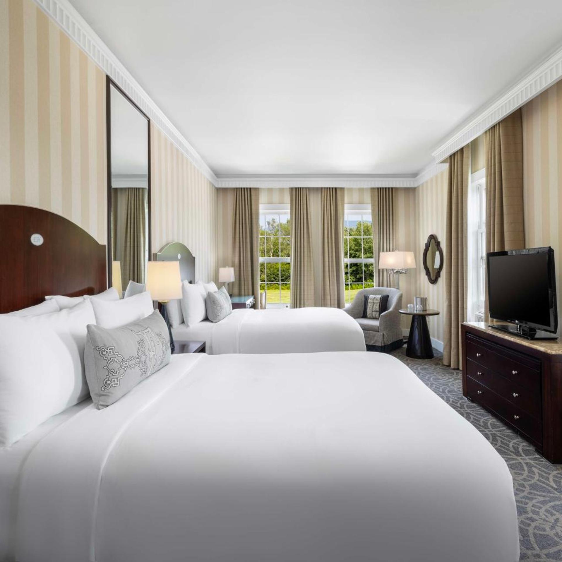 Resort, 2 Queen Beds, Mountain View, Main Building, Accessible