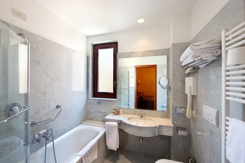 Hotel Palazzo Guardati 71/76