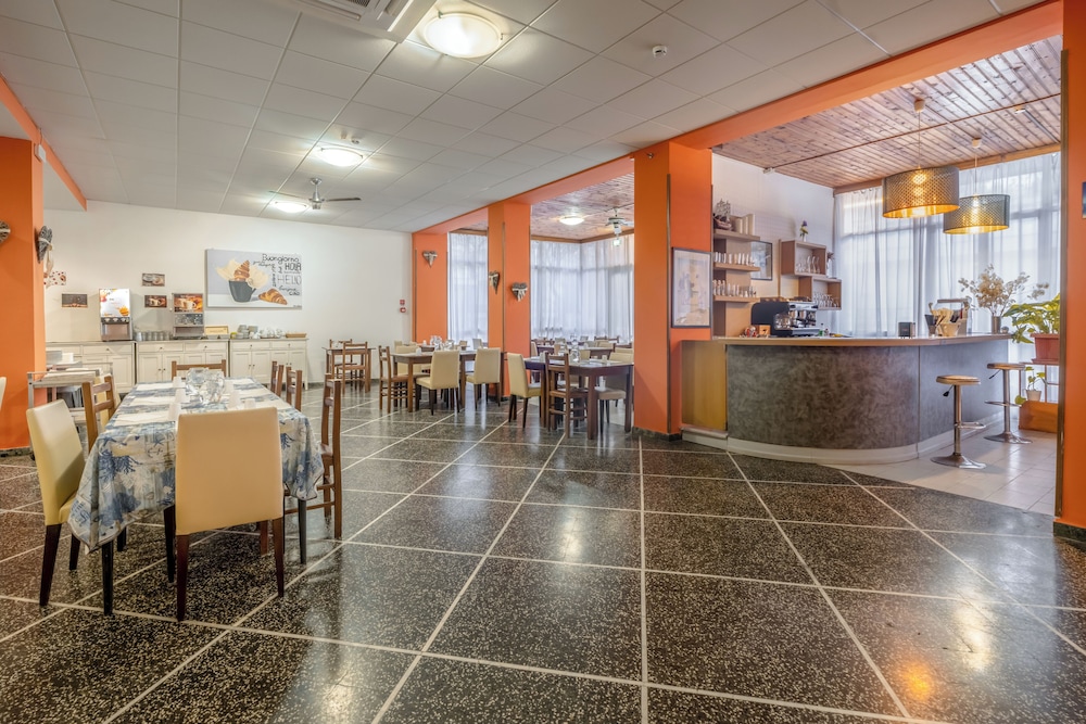 Hotel Sanremo 4/50