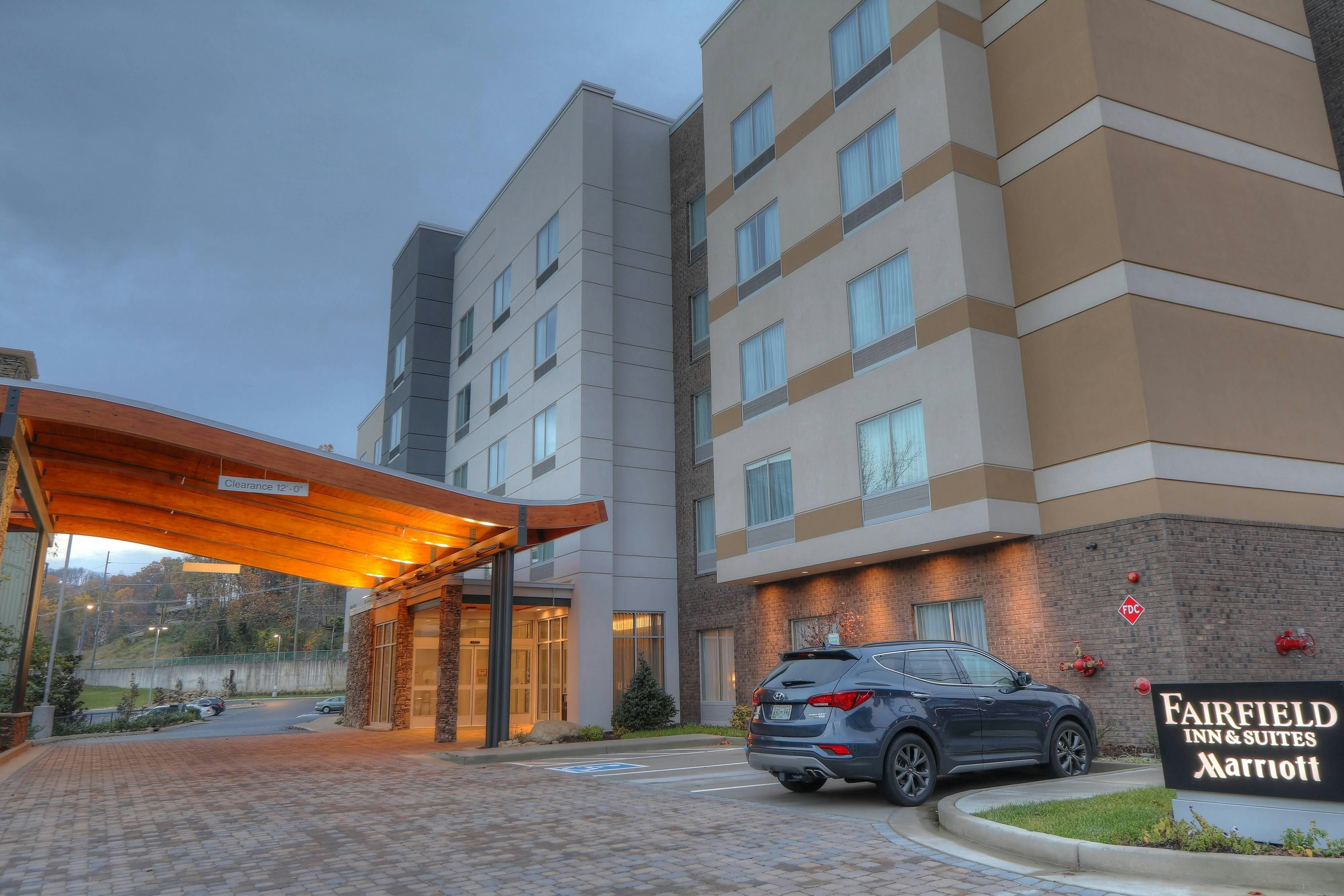 FAIRFIELD INN AND SUITES GATLINBURG DOWNTOWN 22/25