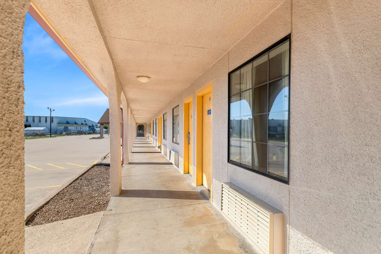 Americas Best Value Inn 18/40