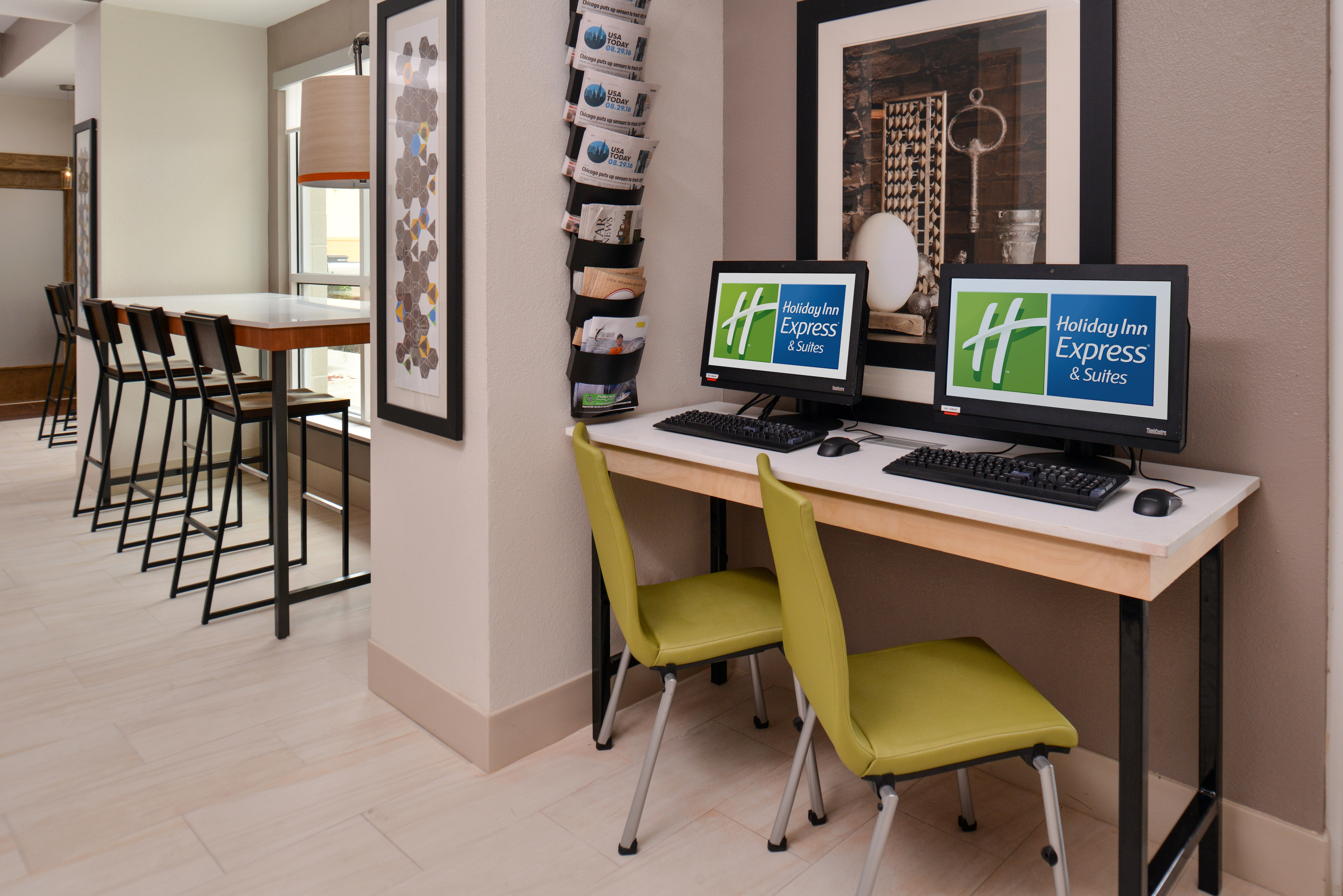 Holiday Inn Express & Suites Corpus Christi-N Padre Island 38/48